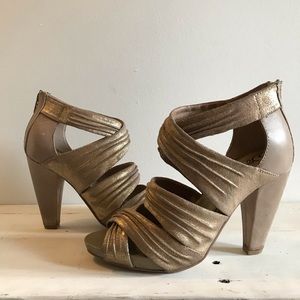 Seychelles Gold Vulture Metallic Suede Strap Pumps